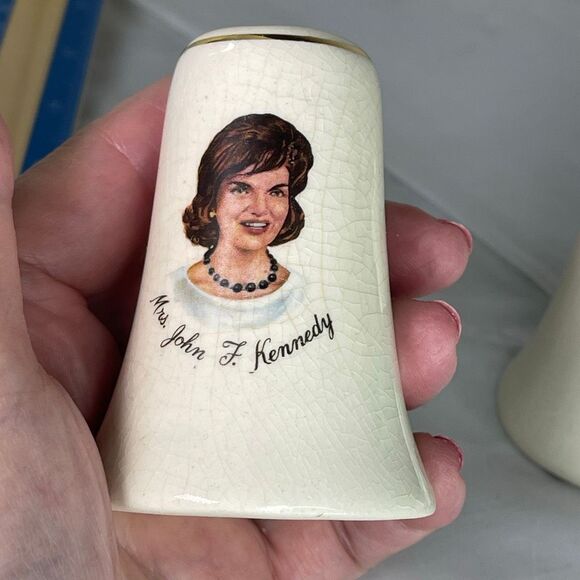 President John F. Kennedy & Wife( Jackie) salt n pepper shakers. - Picture 2 of 7